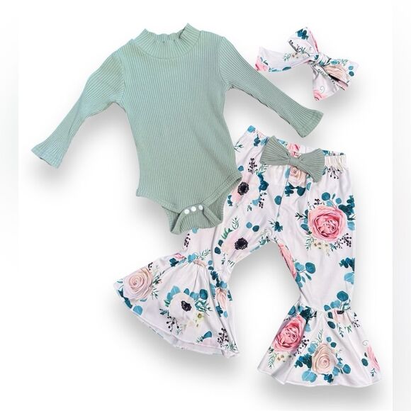 Other - Baby girls floral bell bottom outfit NWOT